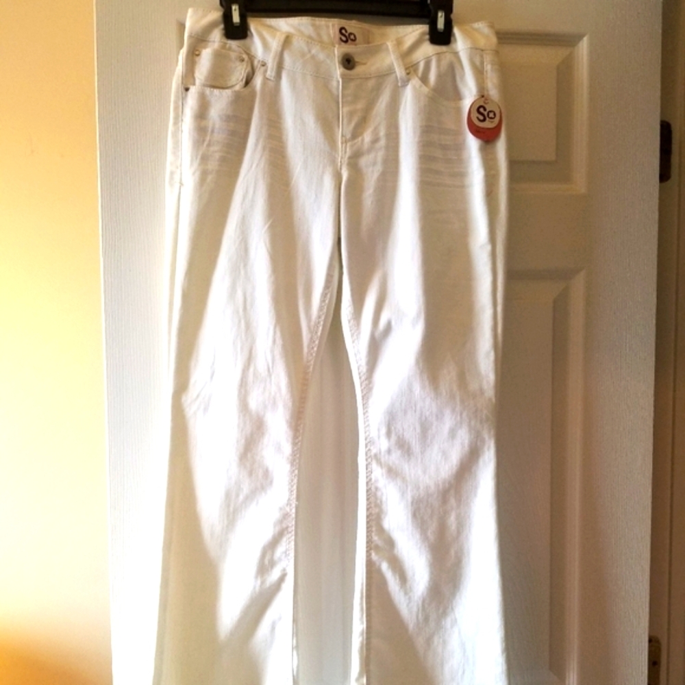 Junior's white flare jeans